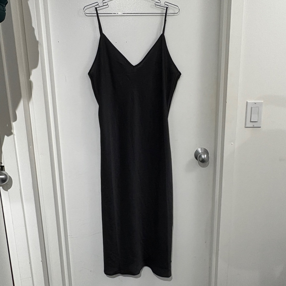 Wilfred Elegant Black Slip Dress